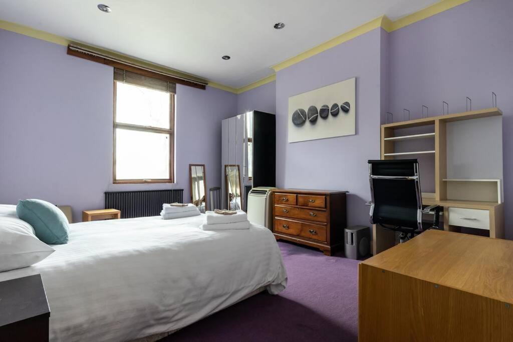 Appartamento Stunning Three Bed In West Hampstead Londra Esterno foto