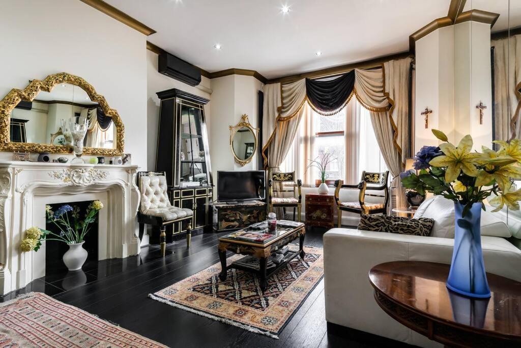 Appartamento Stunning Three Bed In West Hampstead Londra Esterno foto