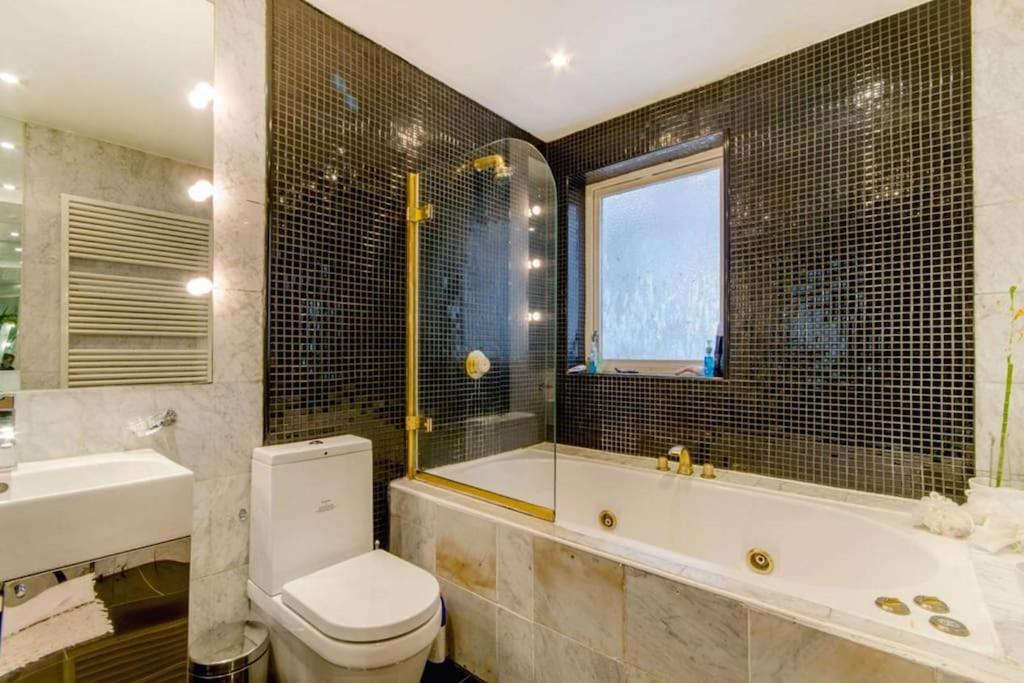 Appartamento Stunning Three Bed In West Hampstead Londra Esterno foto