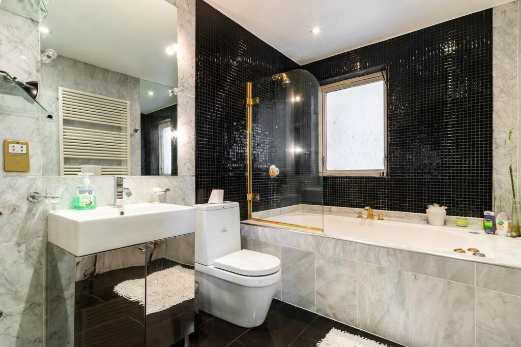 Appartamento Stunning Three Bed In West Hampstead Londra Esterno foto